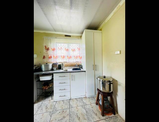 1 BEDROOM HOUSE FOR SALE IN NTUZUMA F